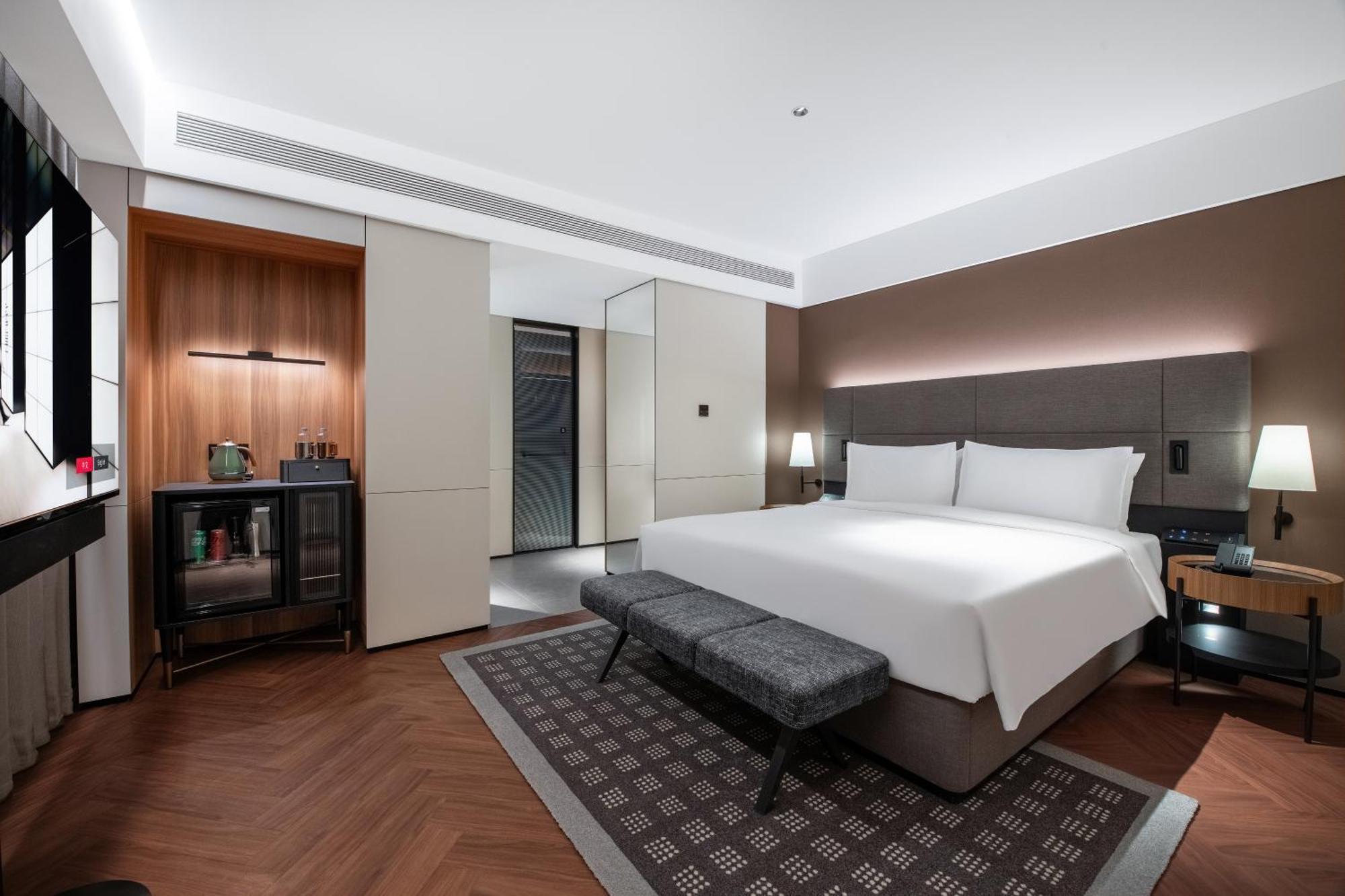 Intercityhotel South Xizang Road Near Metro Station Hotel 4*