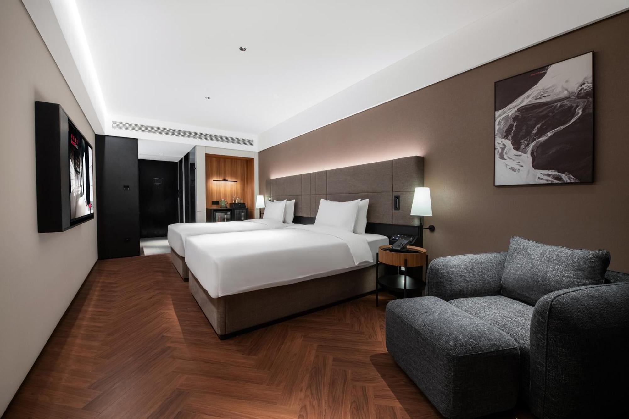 Intercityhotel South Xizang Road Near Metro Station 4*